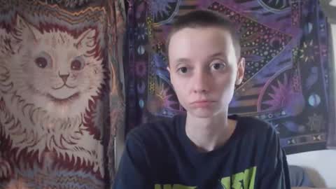 Mossfairy online show from 10/18/25, 04:19