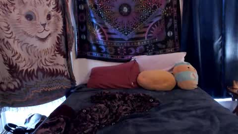 Mossfairy online show from 11/08/25, 07:45