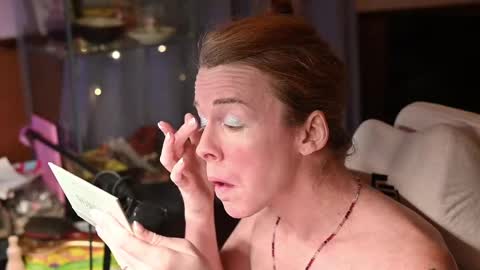 Snapshot of fayeholloway chatting on 11/12/25, 12:44 Faye Holloway online show from 11/12/25, 12:44