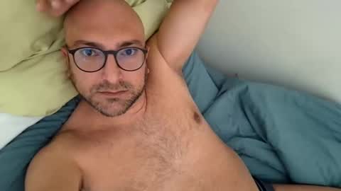 Snapshot of fede2985 chatting on 01/30/25, 08:32 Fede online show from 01/30/25, 08:32