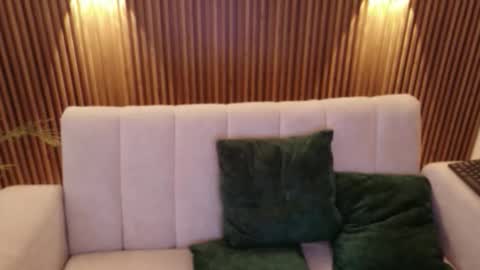 Feelena online show from 11/07/25, 06:41