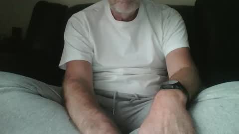 Snapshot of feet_fan69 chatting on 10/10/25, 04:06 John Buck online show from 10/10/25, 04:06