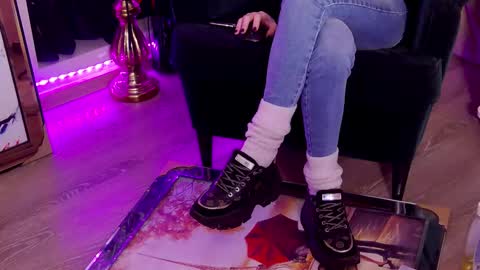 Snapshot of feetvibe chatting on 10/15/25, 10:37 FeetVibe online show from 10/15/25, 10:37