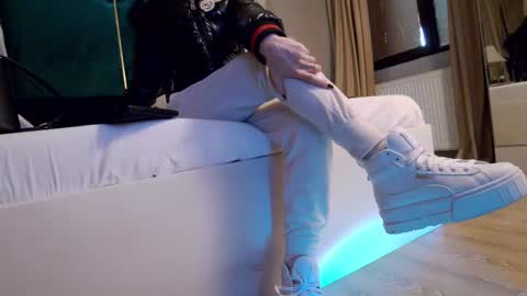 Snapshot of feetvibe chatting on 10/26/25, 09:26 FeetVibe online show from 10/26/25, 09:26