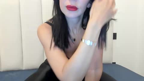 Snapshot of felinechic chatting on 03/01/25, 03:49 FelineChic online show from 03/01/25, 03:49