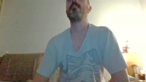 felipesmg2 online show from 10/26/25, 05:52