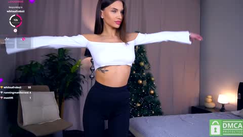 Snapshot of felissiany chatting on 01/05/25, 04:36 Hello im Nova online show from 01/05/25, 04:36