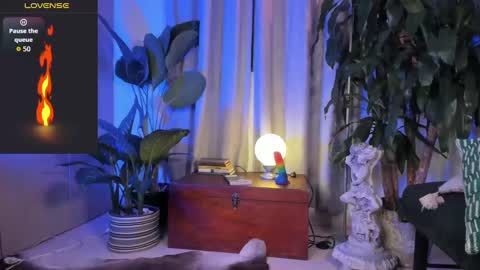 Snapshot of felixsantox chatting on 09/22/25, 11:51 FelixSantos online show from 09/22/25, 11:51
