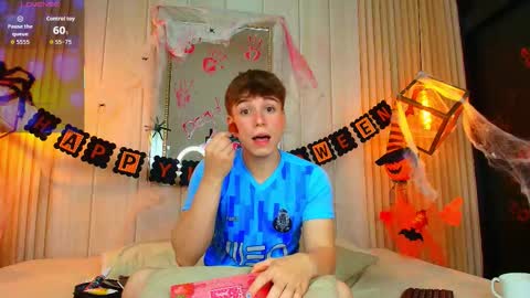 Femboy Max online show from 10/27/25, 12:31