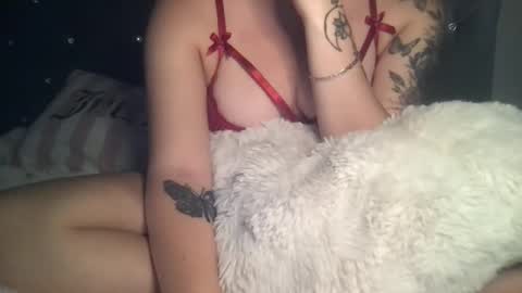 Snapshot of femmefatalebabe chatting on 10/01/25, 01:33 online show from 10/01/25, 01:33