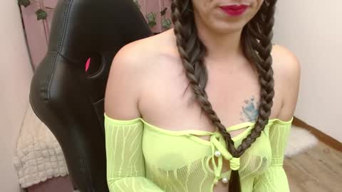 Snapshot of fenix_11_ chatting on 02/05/25, 06:13 Alejandra online show from 02/05/25, 06:13