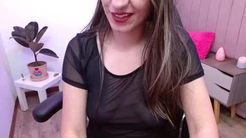 Snapshot of fenix_11_ chatting on 03/11/25, 02:10 Alejandra online show from 03/11/25, 02:10