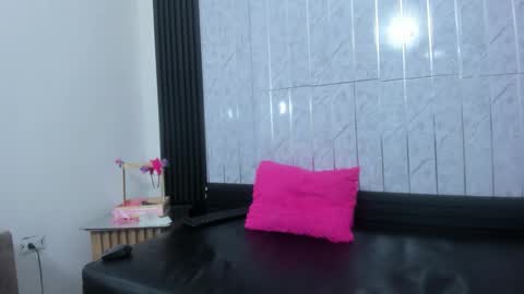 Fernandaclar online show from 10/10/25, 02:05