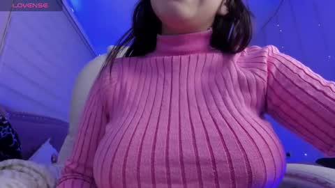 Snapshot of fernandadiaz05 chatting on 02/16/25, 10:21 Fernanda Diaz online show from 02/16/25, 10:21