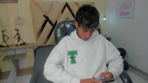 FER PHOENIX online show from 10/21/25, 03:29