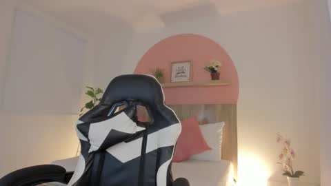 Fer  online show from 10/31/25, 03:18