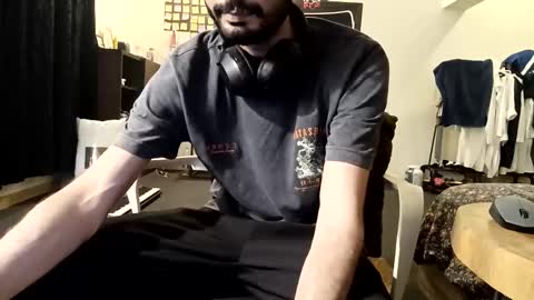 fezzyqt online show from 10/04/25, 10:19