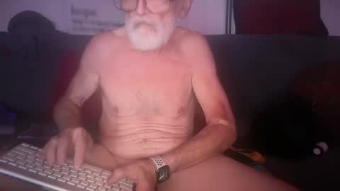 Snapshot of ff_pig chatting on 11/01/25, 09:11 ff_pig online show from 11/01/25, 09:11