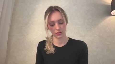 Lisa online show from 10/23/25, 08:35