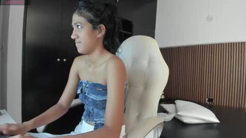 Freyja  online show from 10/24/25, 04:25