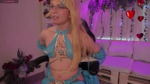 Snapshot of fi_cosplay chatting on 09/27/25, 08:36 fi_cosplay online show from 09/27/25, 08:36