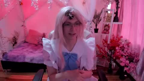 Snapshot of fi_cosplay chatting on 10/14/25, 08:31 fi_cosplay online show from 10/14/25, 08:31