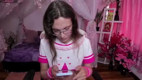 Snapshot of fi_cosplay chatting on 10/20/25, 09:15 fi_cosplay online show from 10/20/25, 09:15
