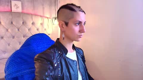   online show from 11/18/25, 12:09