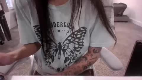 fierce_chick online show from 10/01/25, 11:49