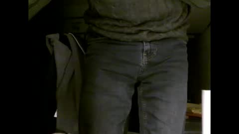 fifi010203 online show from 10/24/25, 04:42