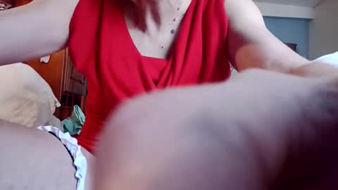 fifi010203 online show from 10/30/25, 01:12