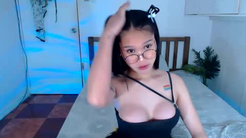Snapshot of filipina_sassyqirl19xxx chatting on 01/22/25, 09:24 sweet online show from 01/22/25, 09:24