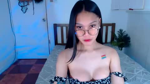 Snapshot of filipina_sassyqirl19xxx chatting on 02/01/25, 09:32 sweet online show from 02/01/25, 09:32