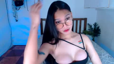 Snapshot of filipina_sassyqirl19xxx chatting on 02/07/25, 09:47 sweet online show from 02/07/25, 09:47