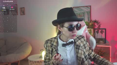 Snapshot of filipinaadams chatting on 12/04/24, 08:34 cap and Lana  online show from 12/04/24, 08:34