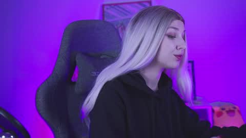 Snapshot of filipinaadams chatting on 12/21/24, 08:28 cap and Lana  online show from 12/21/24, 08:28