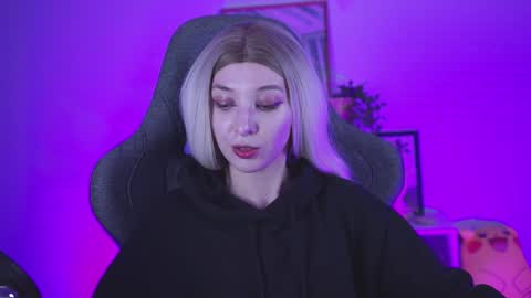 Snapshot of filipinaadams chatting on 12/21/24, 11:33 cap and Lana  online show from 12/21/24, 11:33