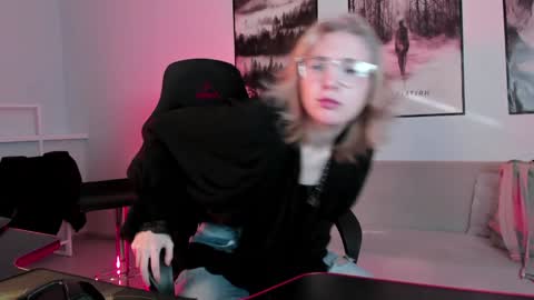 Snapshot of filipinaadams chatting on 02/07/25, 08:01 cap and Lana  online show from 02/07/25, 08:01