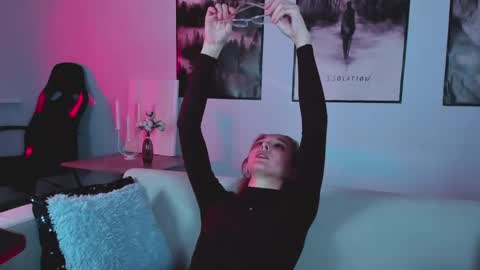 Snapshot of filipinaadams chatting on 02/13/25, 08:17 cap and Lana  online show from 02/13/25, 08:17