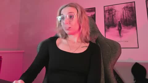 Snapshot of filipinaadams chatting on 03/02/25, 05:33 cap and Lana  online show from 03/02/25, 05:33