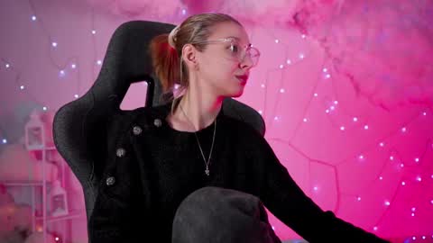 Snapshot of filipinaadams chatting on 03/08/25, 02:12 cap and Lana  online show from 03/08/25, 02:12