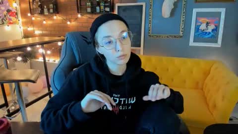 Snapshot of filipinaadams chatting on 09/18/25, 12:23 cap and Lana  online show from 09/18/25, 12:23