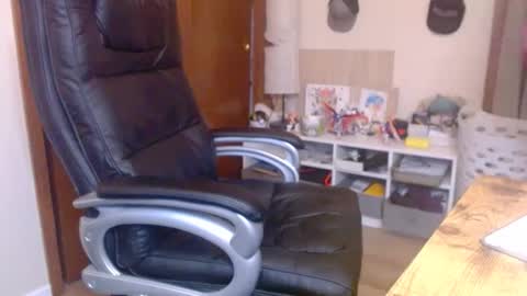 Snapshot of filisdude chatting on 12/02/24, 03:37 frank online show from 12/02/24, 03:37