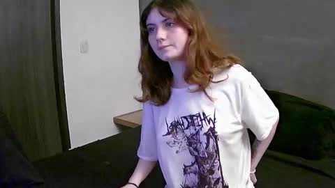 Alice and Max online show from 10/10/25, 06:23