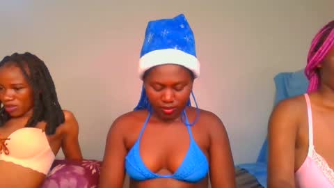 Snapshot of fine_melanie chatting on 12/14/24, 07:46 melanie online show from 12/14/24, 07:46