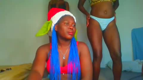 Snapshot of fine_melanie chatting on 12/18/24, 03:58 melanie online show from 12/18/24, 03:58