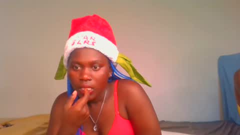 Snapshot of fine_melanie chatting on 12/18/24, 07:26 melanie online show from 12/18/24, 07:26