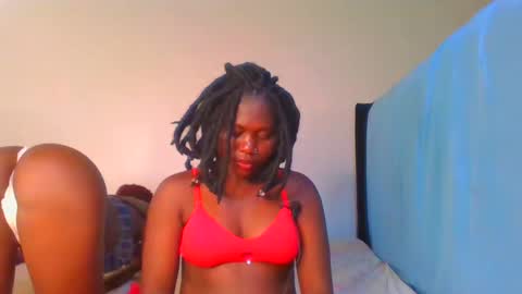 Snapshot of fine_melanie chatting on 01/08/25, 11:19 melanie online show from 01/08/25, 11:19