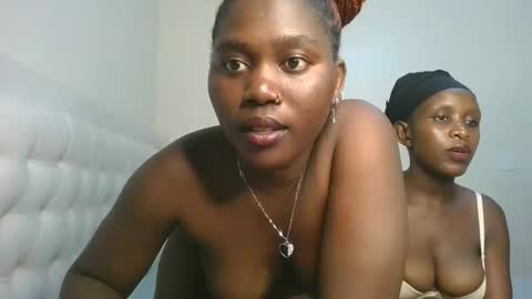 Snapshot of fine_melanie chatting on 10/16/25, 06:31 melanie online show from 10/16/25, 06:31