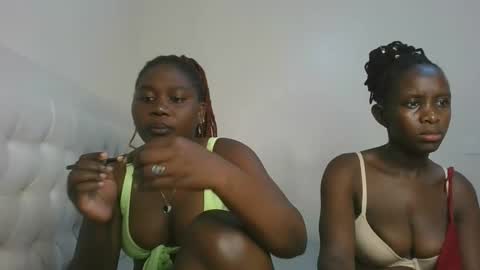 Snapshot of fine_melanie chatting on 10/18/25, 08:59 melanie online show from 10/18/25, 08:59